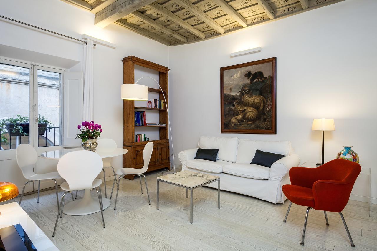 White Pantheon One Bedroom Apartment Roma